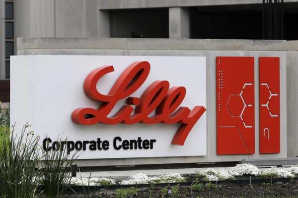 A&#x20;sign&#x20;for&#x20;Eli&#x20;Lilly&#x20;&amp;&#x20;Co.&#x20;stands&#x20;outside&#x20;their&#x20;corporate&#x20;headquarters&#x20;in&#x20;Indianapolis&#x20;on&#x20;April&#x20;26,&#x20;2017.