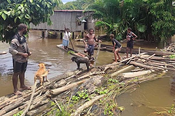 巴布亚新几内亚地震造成5人死亡，1000所房屋被毁