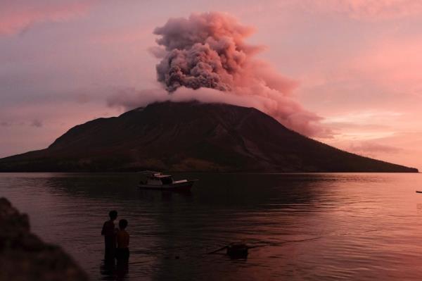 印尼火山继续喷发，“危机尚未结束”