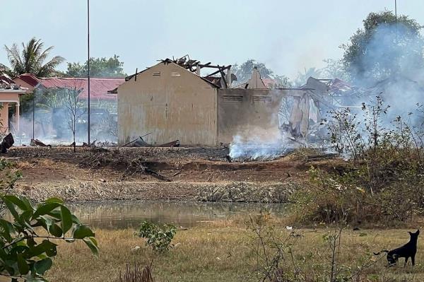 20名柬埔寨士兵在弹药基地爆炸中丧生