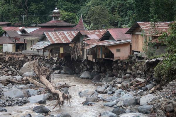 印尼洪水造成34人死亡，16人失踪