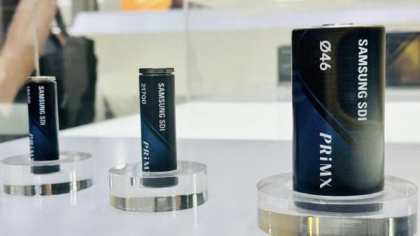 Samsung SDI displays its lineup of cylindrical batteries at the InterBattery Europe 2023 co<em></em>nference in Germany last year, showcasing models from left: the 18650, 21700 and next-generation 46-series. (Samsung SDI)