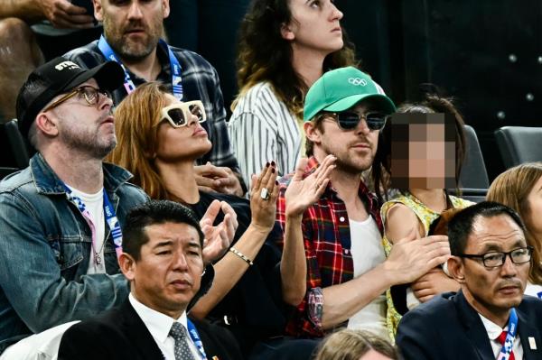 Eva Mendes, Ryan Gosling at the Bercy Arena in Paris on August 4, 2024