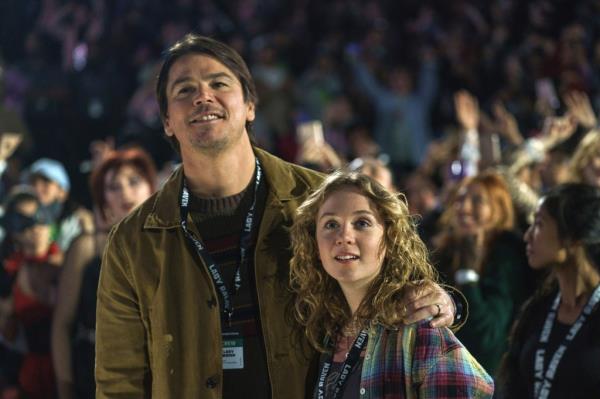 Josh Hartnett and Ariel Do<em></em>noghue in Trap 