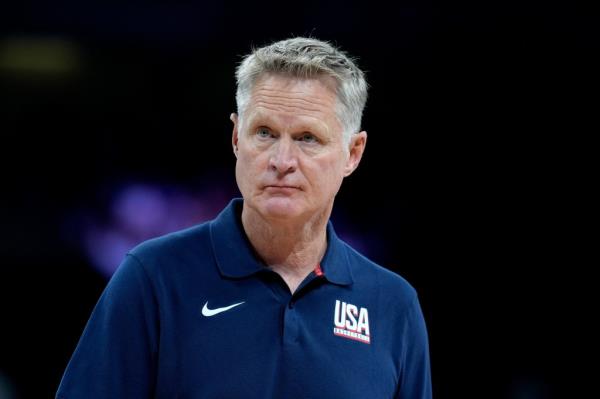 Steve Kerr has garnered a ton of criticism for his lineup decisions.