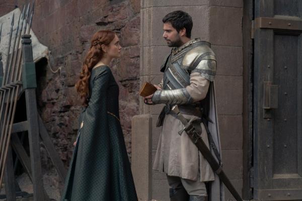 Olivia Cooke, Fabien Frankel in "House of the Dragon"