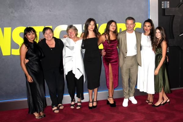 Matt Damon Poses with Family at NYC Premiere of "The Instigators"