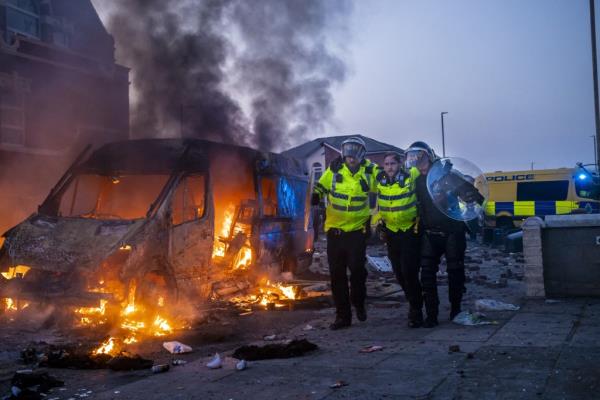 Far-right demo<em></em>nstrators have launched several violent protests, ostensibly in respo<em></em>nse to the attack, clashing with police outside a mosque in Southport on Tuesday.