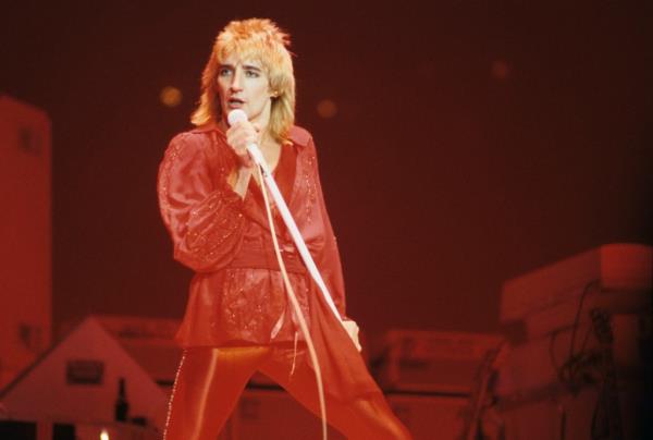 Rod Stewart performs in Atlanta in 1977