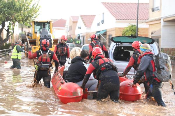 洪水造成64人死亡，西班牙加紧救援