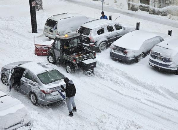 强大的美国风暴会产生暴风雪，并有可能产生龙卷风